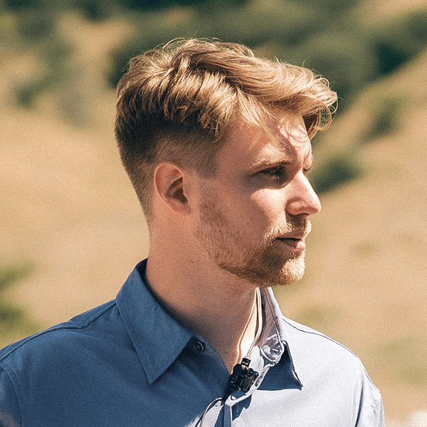 Portrait of Andrew Svistunov, in profile on location